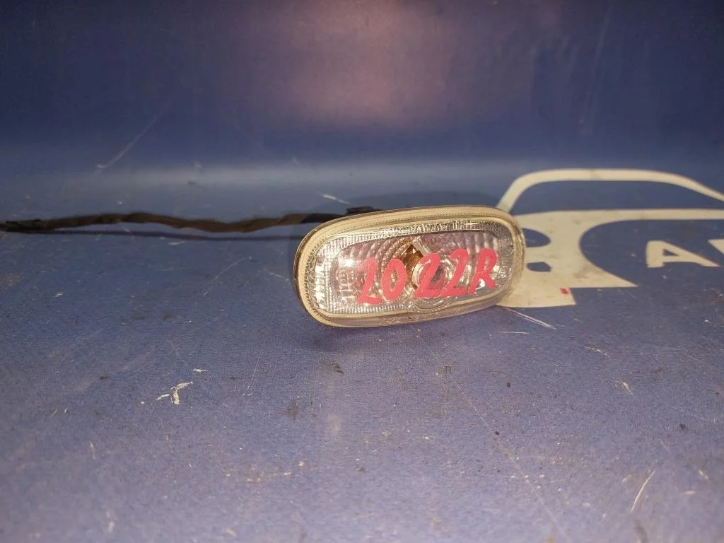 повторитель поворота в крыло HYUNDAI SONATA NF -