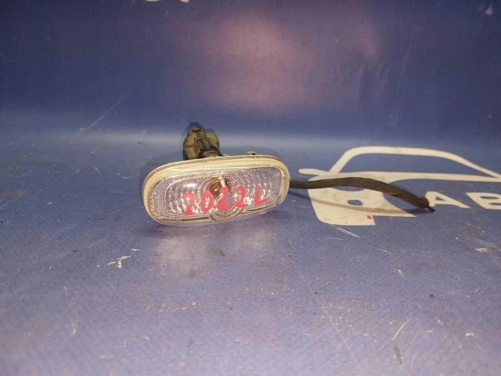 повторитель поворота в крыло HYUNDAI SONATA NF -