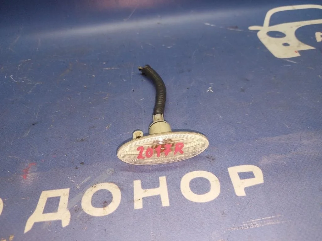 повторитель поворота в крыло NISSAN XTRAIL TNT31 -