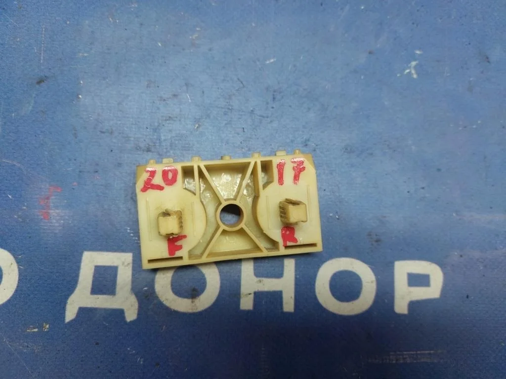 крепление бампера NISSAN XTRAIL TNT31 QR25DE