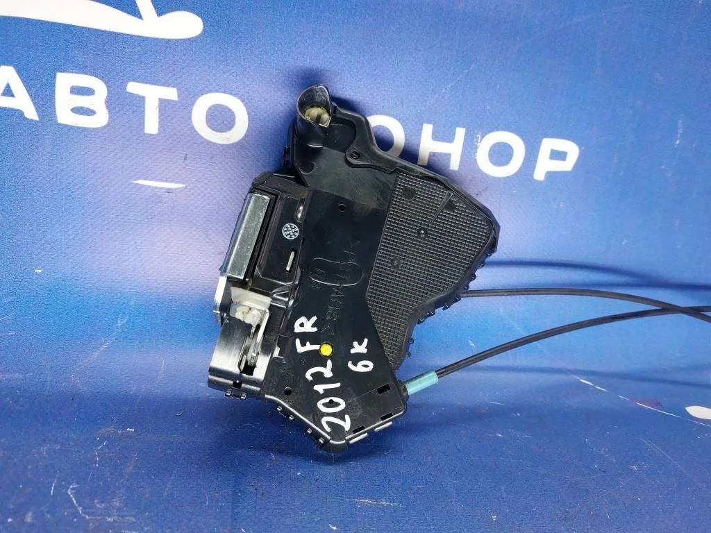 замок двери TOYOTA ISIS ANM10 1AZFSE