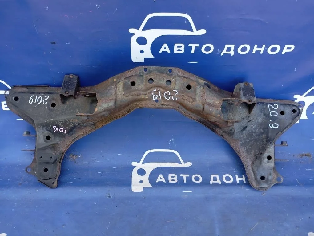 балка поперечная HONDA STREAM RN1 -