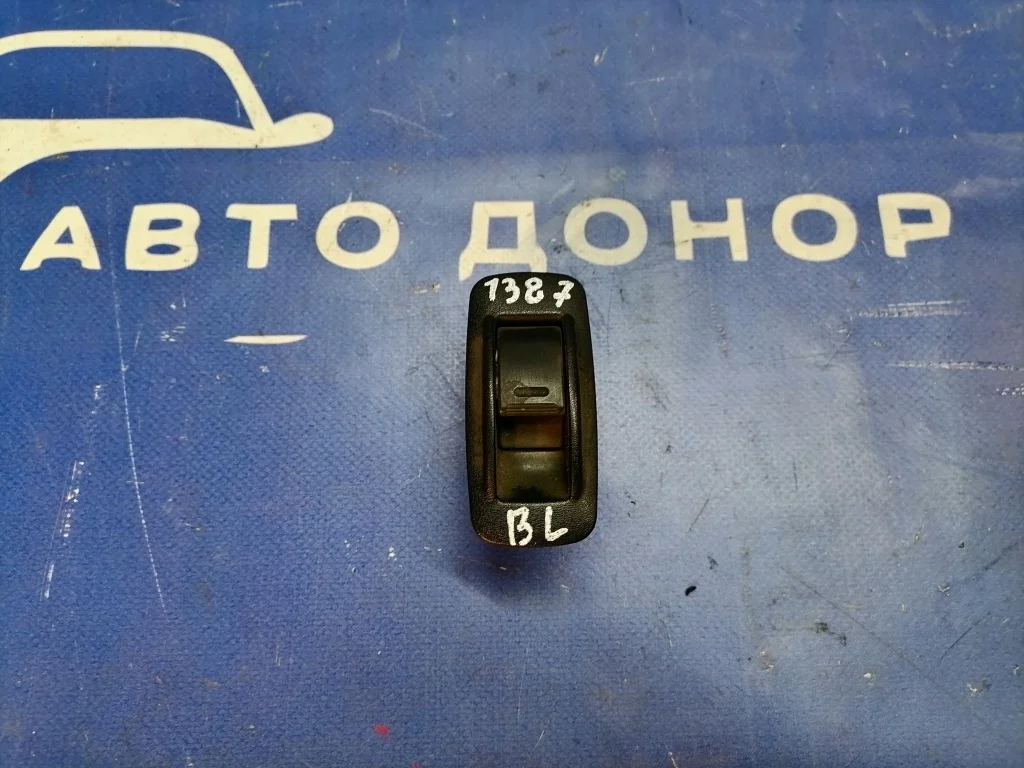 кнопка стеклоподъемника TOYOTA SURF RZN185 3RZFE