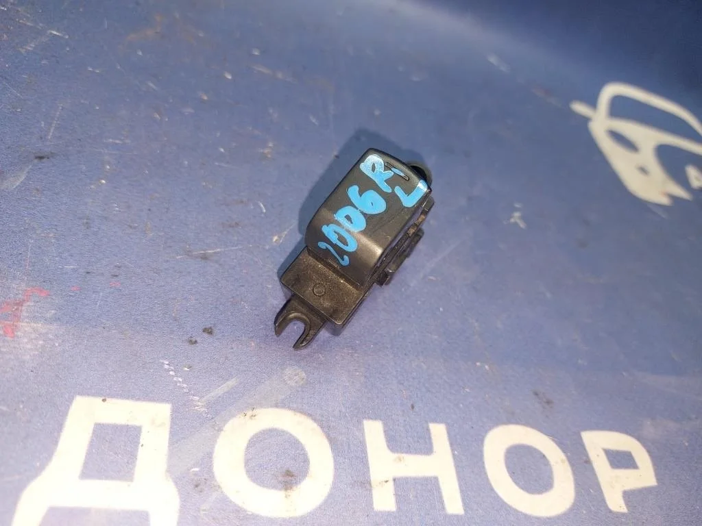 кнопка стеклоподъемника NISSAN TIIDA SC11 HR15DE