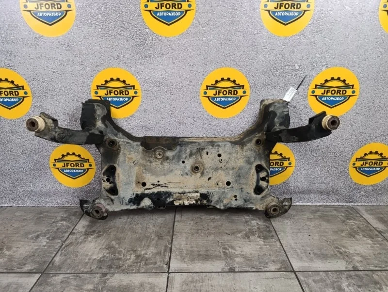 Подрамник Volvo V40 2015 MV