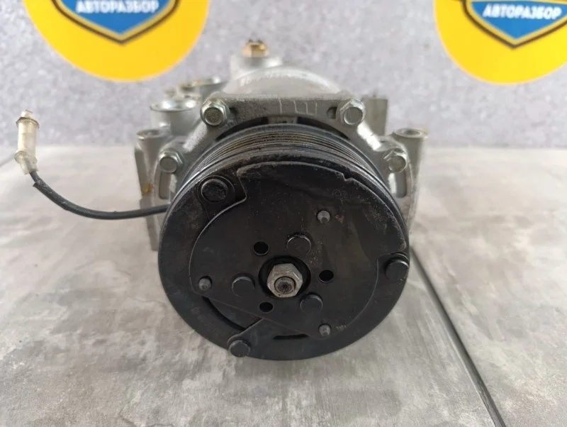 Компрессор кондиционера Mitsubishi Grandis 2007 NA4W