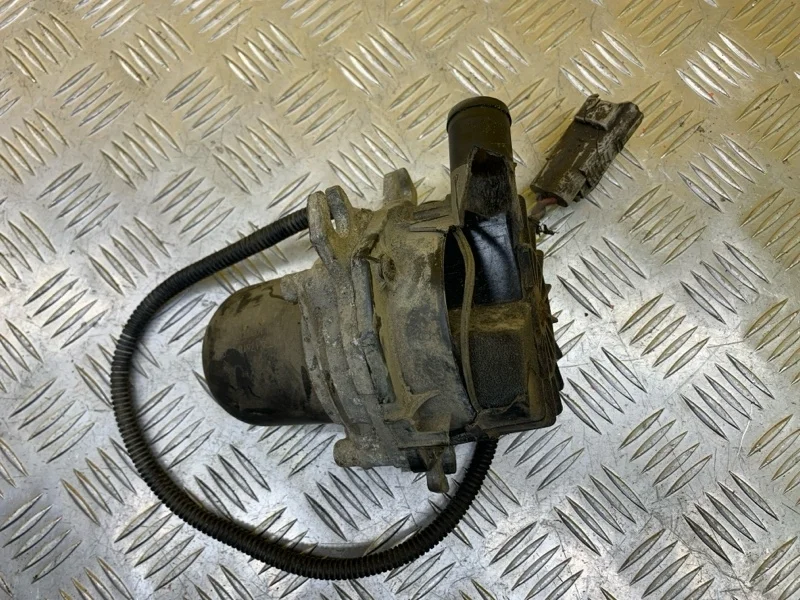 Насос продувки катализатора Toyota Land Cruiser 200 (2008-2021) 2015 176100S010