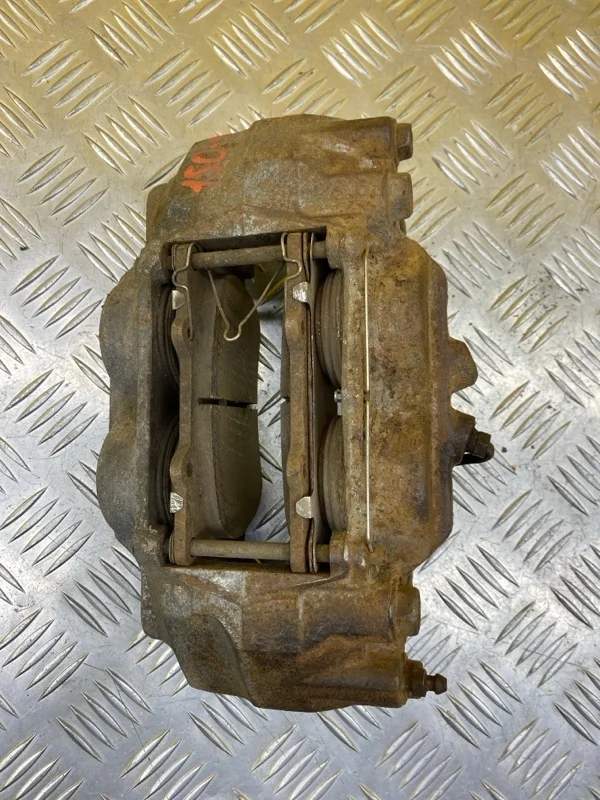 Суппорт передний правый Toyota Land Cruiser Prado 150 (2009-2023) 2011 4773060300 ВНЕДОРОЖНИК 4.0 I 1GRFE