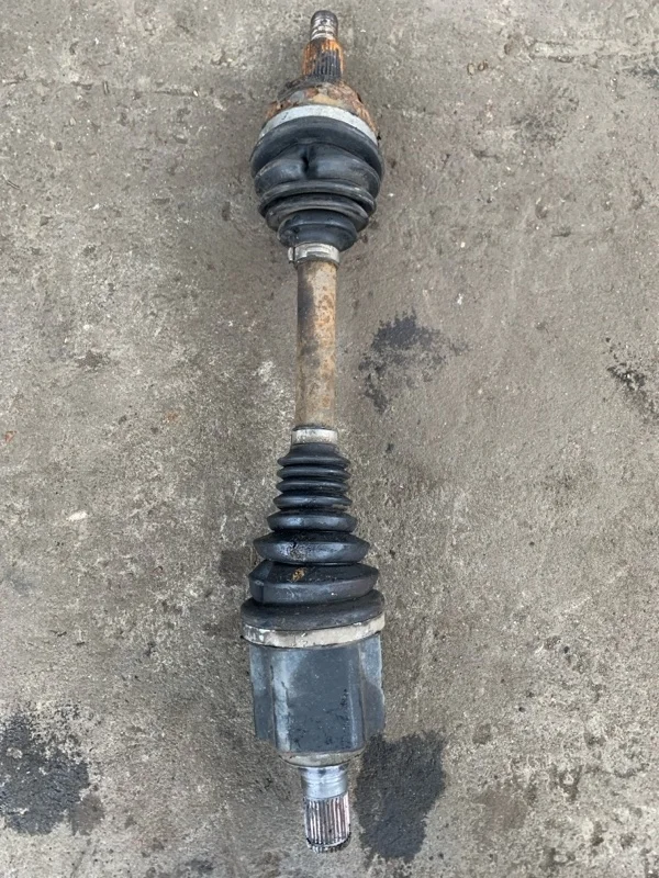 Полуось передняя левая (приводной вал, ШРУС) Land Rover Range Rover Evoque I (2011-2018) 2014 LR048489 2.2 D 224DT