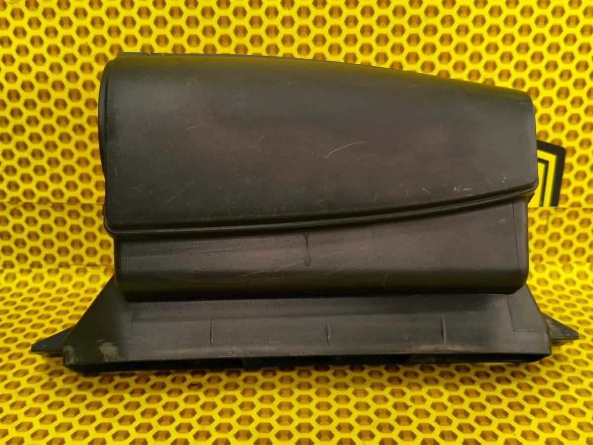 Воздухозаборник воздушного фильтра на панели Volkswagen Passat 2013 3C0805971A B7 CDAB