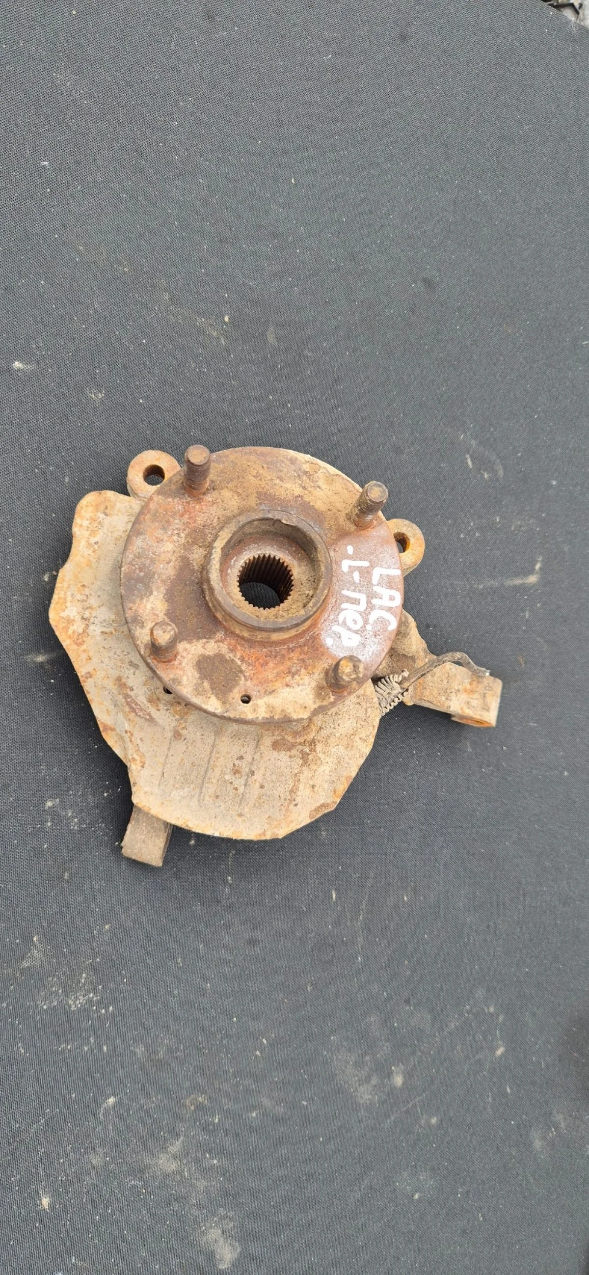 Кулак поворотный передний левый  Chevrolet Lacetti