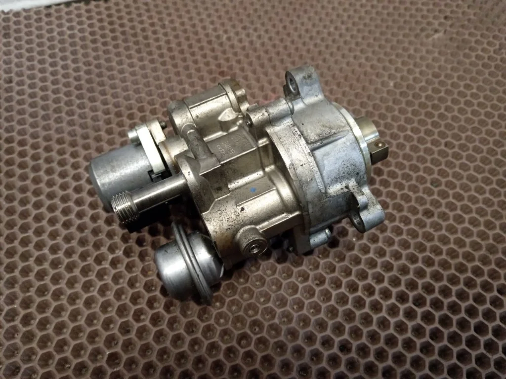 Топливный насос BMW 5-Series 2008 E60