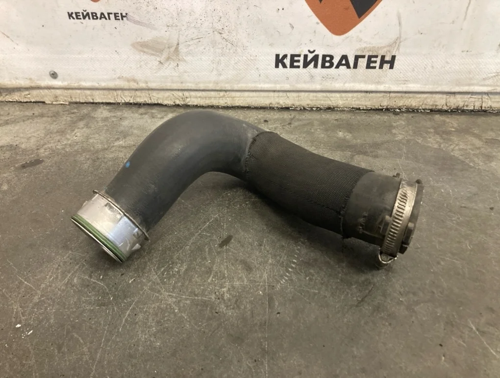 Патрубок интеркулера Audi Q7 2009 4L