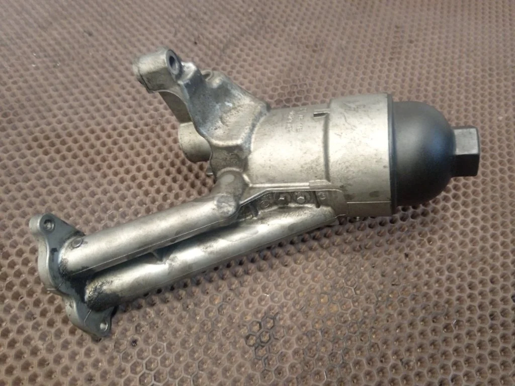 Корпус масляного фильтра Audi Q7 2005 4L