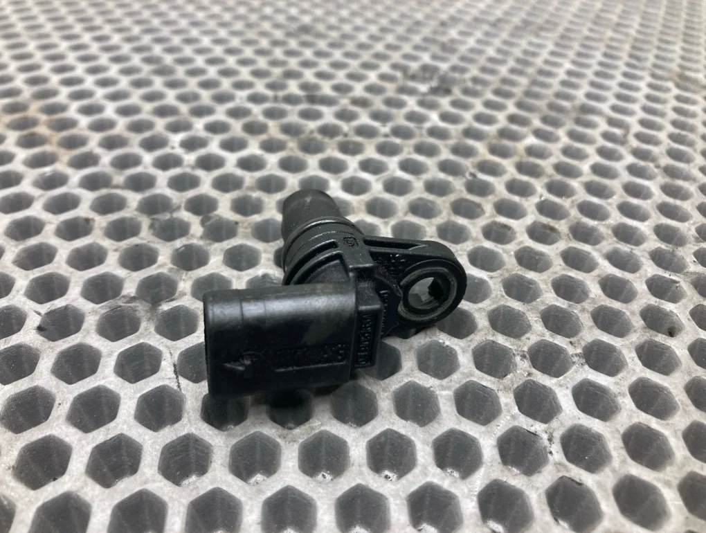 Датчик положения распредвала Audi Q7 2008 4L