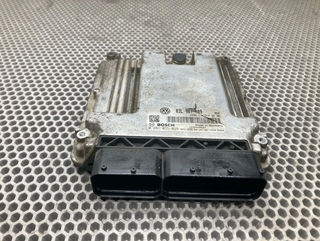 Блок управления двс Volkswagen Passat 2008 B6