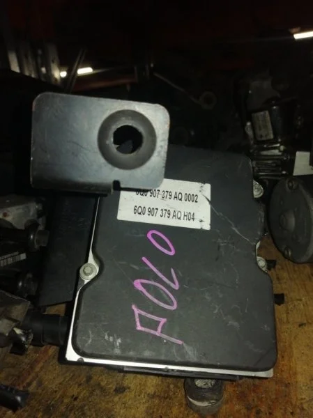 Блок abs Volkswagen Polo 9N