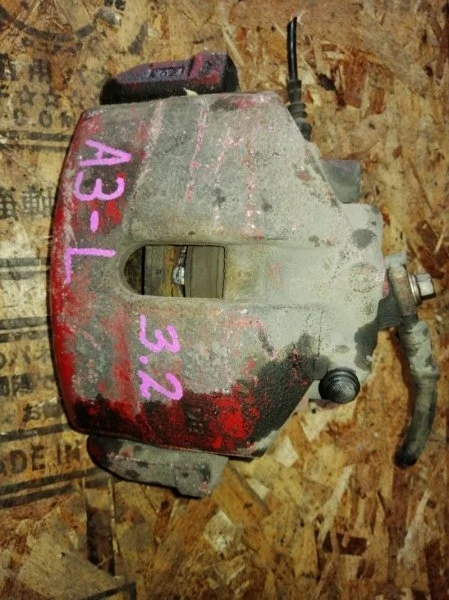 Суппорт Audi A3 8P