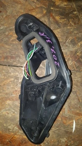 Держатель ламп Peugeot 207 2008 хечбек