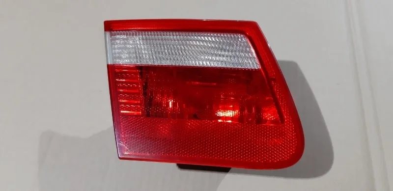 Фонарь крышки багажника BMW 3 2002 E46