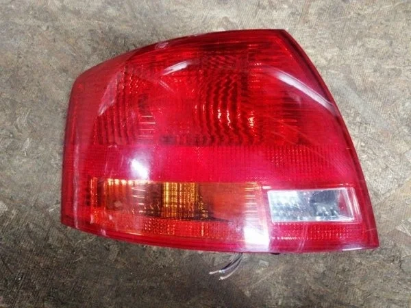 Фонарь Audi A4 2006 8ED