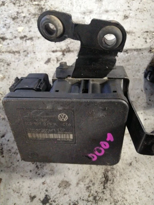 Блок abs Volkswagen Golf 1999 1J1