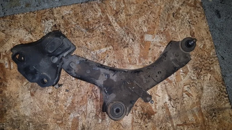 Рычаг подвески Volvo V70 2009 универсал