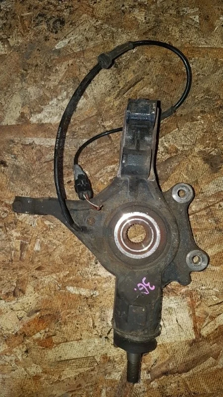 Кулак Citroen Grand C4 Picasso 2008 UA