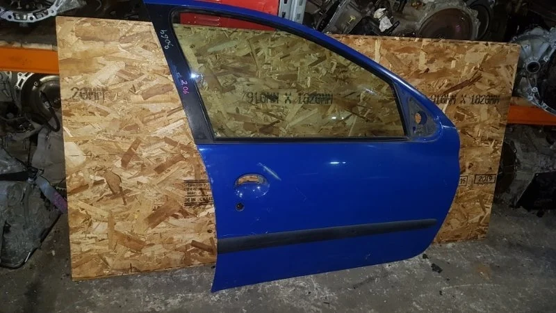 Дверь Peugeot 206 хечбек