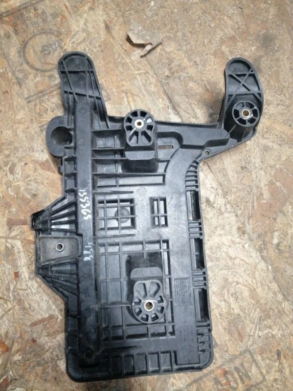 Площадка под акб Volkswagen Golf 5 2008 1K5