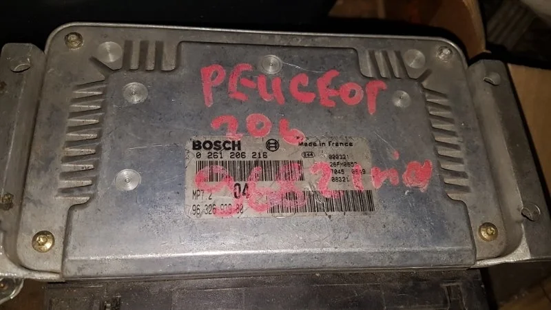 Блок управления двс Peugeot