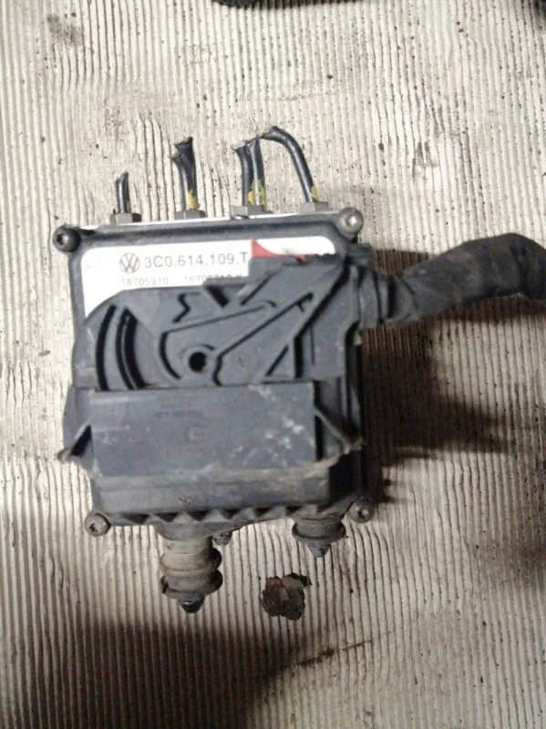 Блок abs Volkswagen Passat 2010 3С5