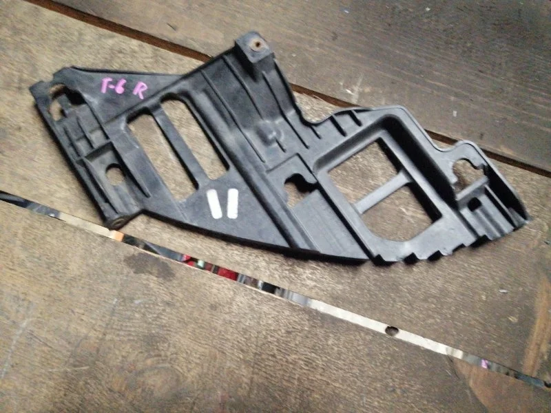 Кронштейн Volkswagen Golf 2012 5K1