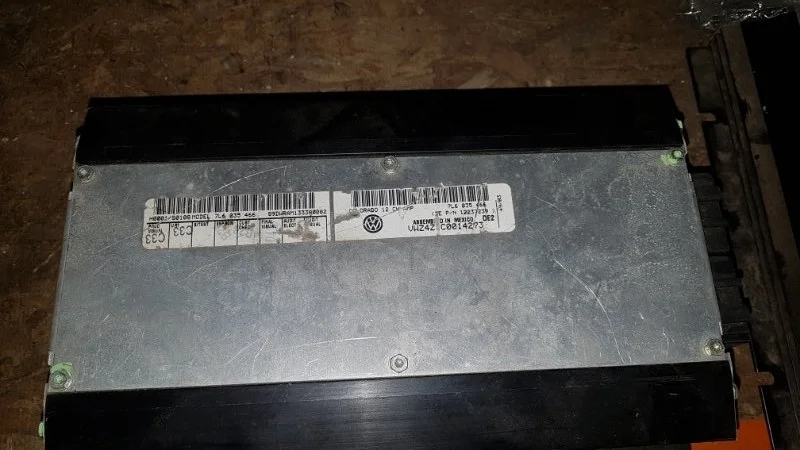 Усилитель звука Volkswagen Touareg 2005 7L6