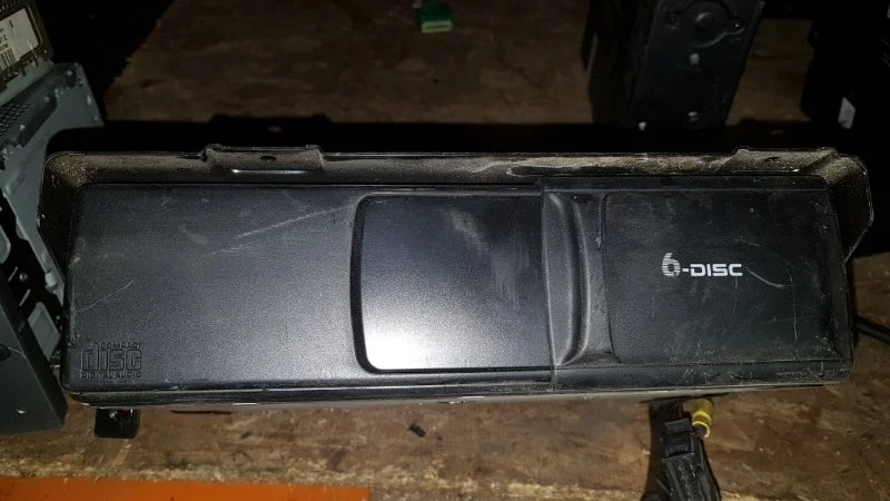 Cd-чейнджер Volkswagen Touareg 2005 7L6