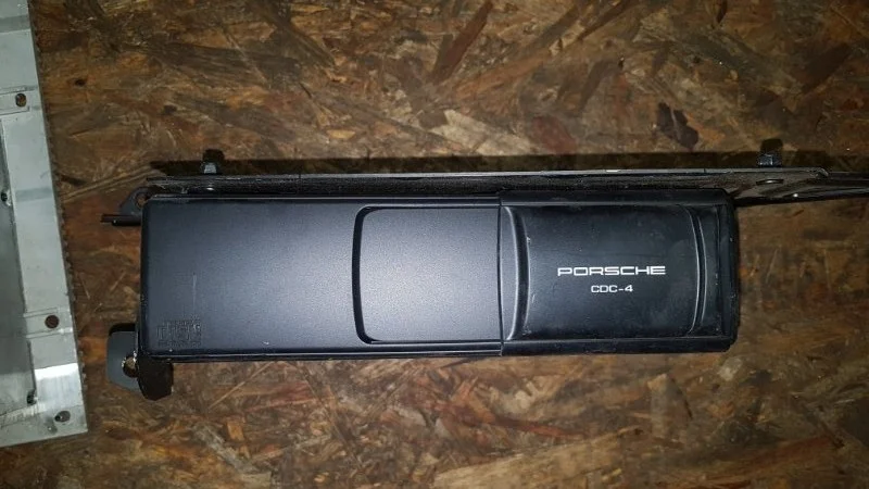 Cd-чейнджер Porsche Cayenne 2005 955