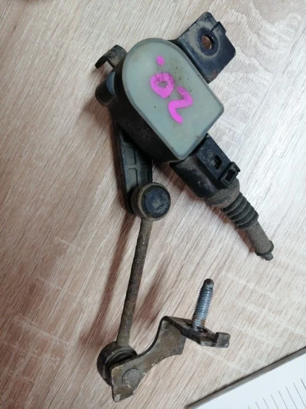 Датчик уровня подвески Audi A3 2004 8P1