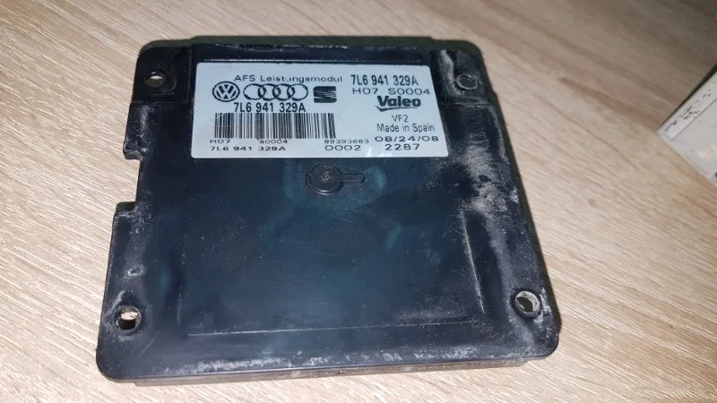 Блок управления адаптивной фары Volkswagen Passat 2007 3C2