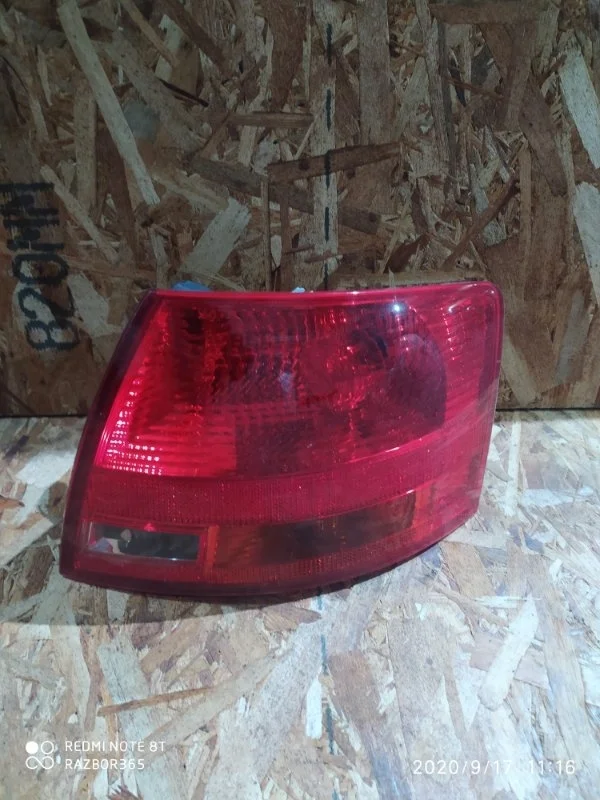 Фонарь Audi A4 2005 8ED