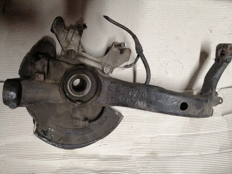 Кулак Volkswagen Passat 2002 3B5