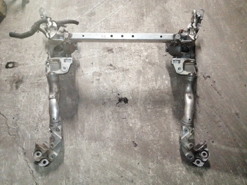 Подрамник Audi A4 2011 8K2