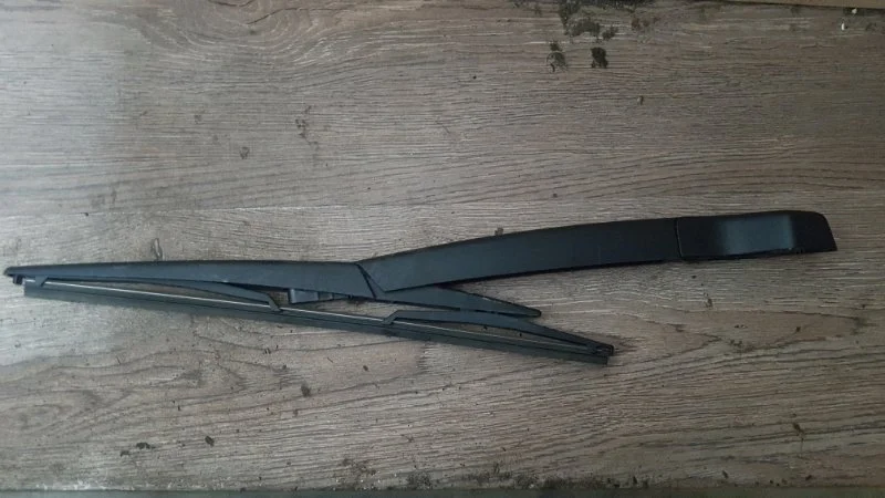 Поводок стеклоочистителя Volvo xc90 2008