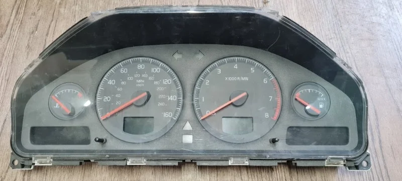Щиток приборов Volvo s80 2000