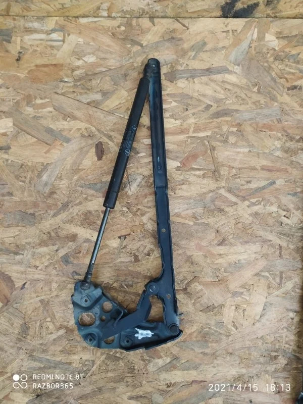 Петля капота Mercedes-Benz -Class 2002 S210