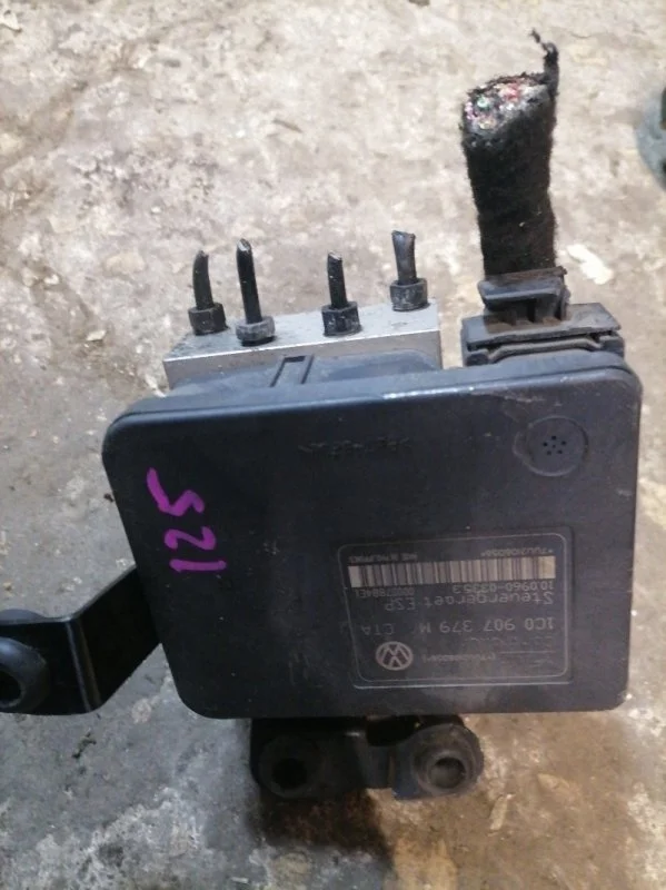 Блок abs Volkswagen Bora 2003 1J2