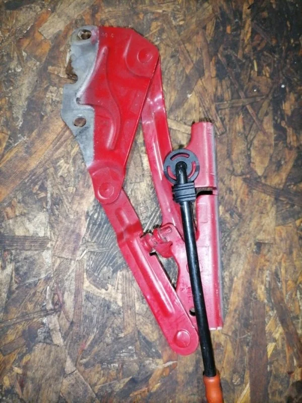 Петля капота Volkswagen Golf Plus 2006 5M