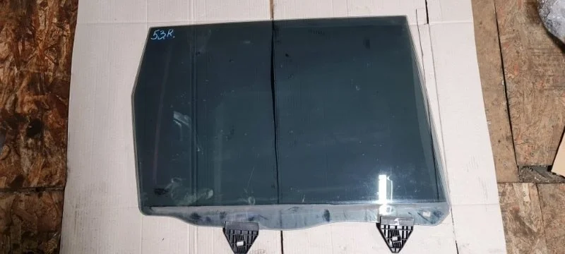 Стекло дверное триплекс Volkswagen Touareg 2005 7L6