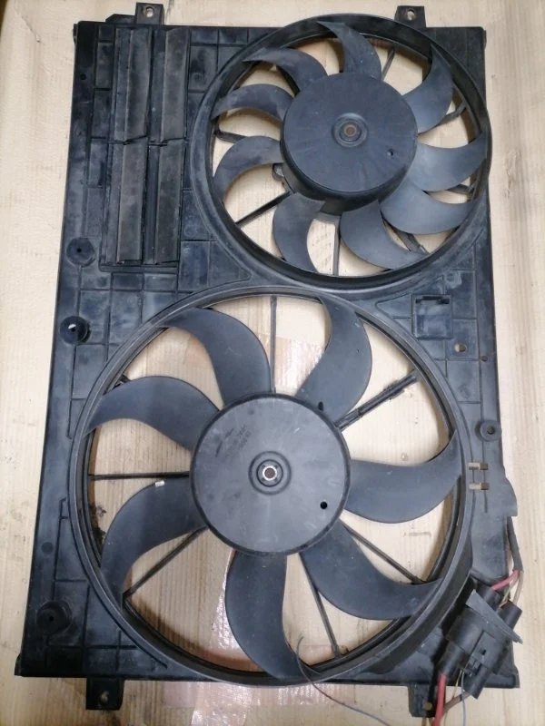 Диффузор вентилятора сборе вентиляторами Volkswagen Passat 2006 3C5