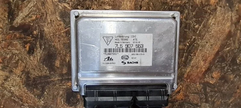 Блок управления пневмоподвеской Porsche Cayenne 2005 955