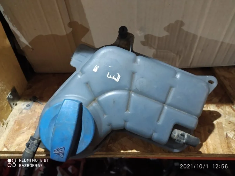 Бачок расширительный AUDi A6 2002 4B2